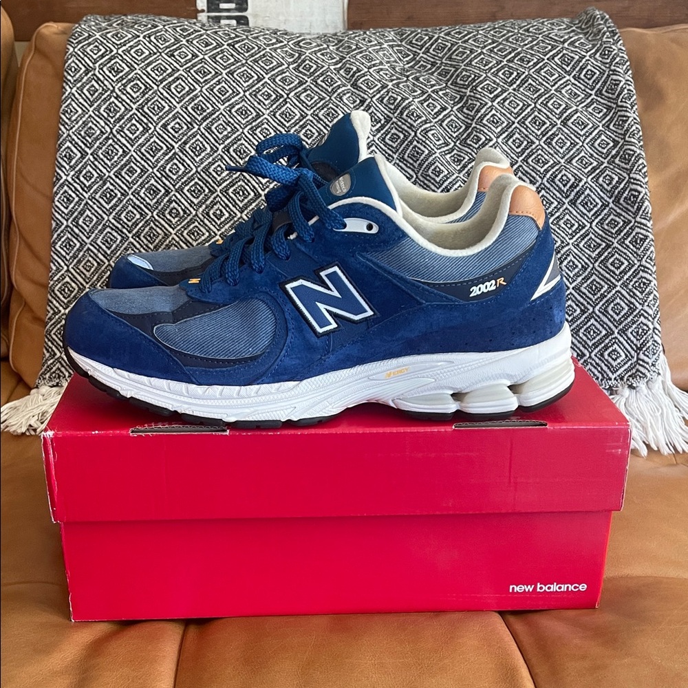 New Balance 2002R